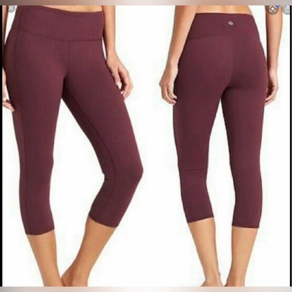 Athleta Maroon Burgundy Cropped Capri Leggings Womens XS